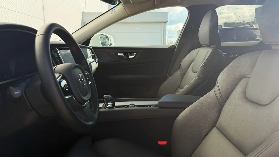 VOLVO V60 V60 CC Plus B5 B AWD aut