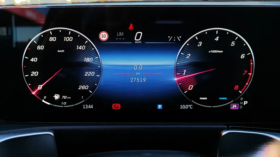 MERCEDES-BENZ GLB GLB 200 AMG Line 7G-DCT