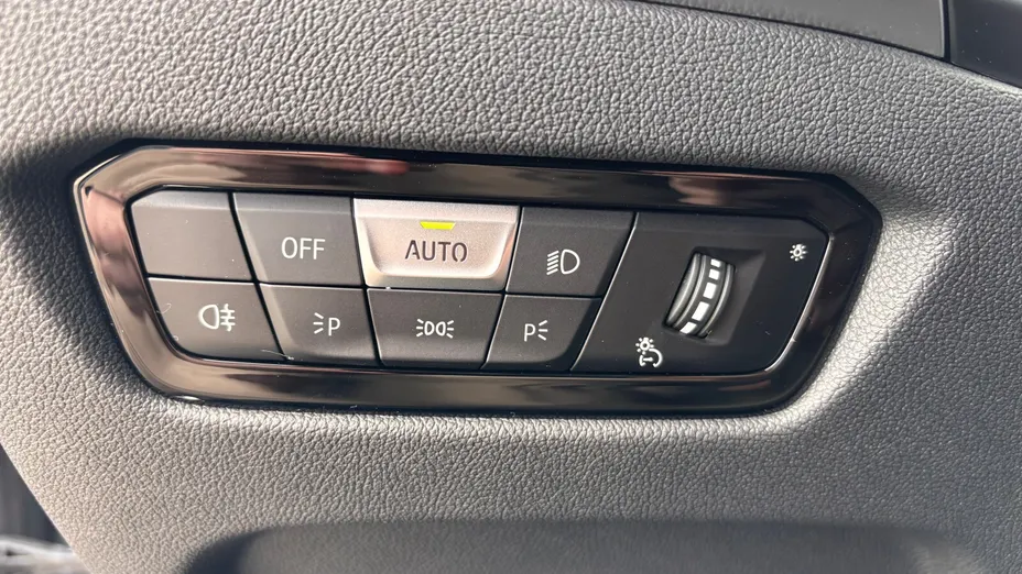 BMW Seria 3 330i xDrive M Sport aut