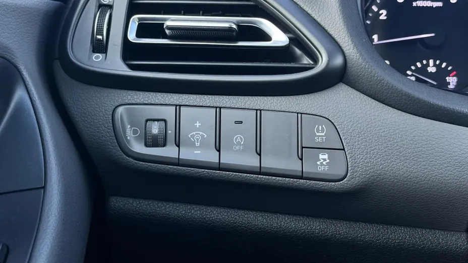 HYUNDAI i30 i30 1.5 T-GDI 48V Smart DCT