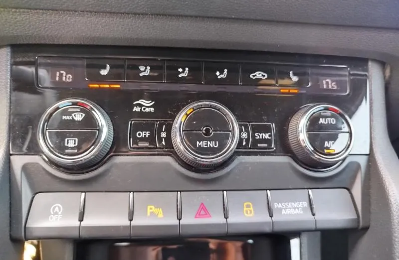 SKODA Karoq Karoq 1.5 TSI ACT 4x2 Sportline DSG