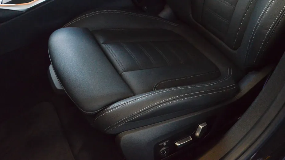 BMW Seria 3 330e xDrive M Sport sport-aut