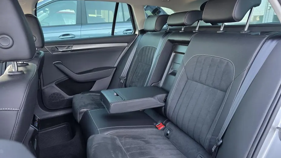 SKODA Superb Superb 2.0 TDI SCR Style DSG