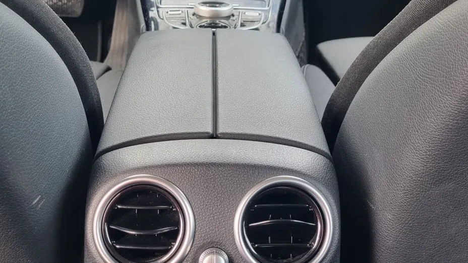 MERCEDES-BENZ C Klasa C 200 9G-TRONIC