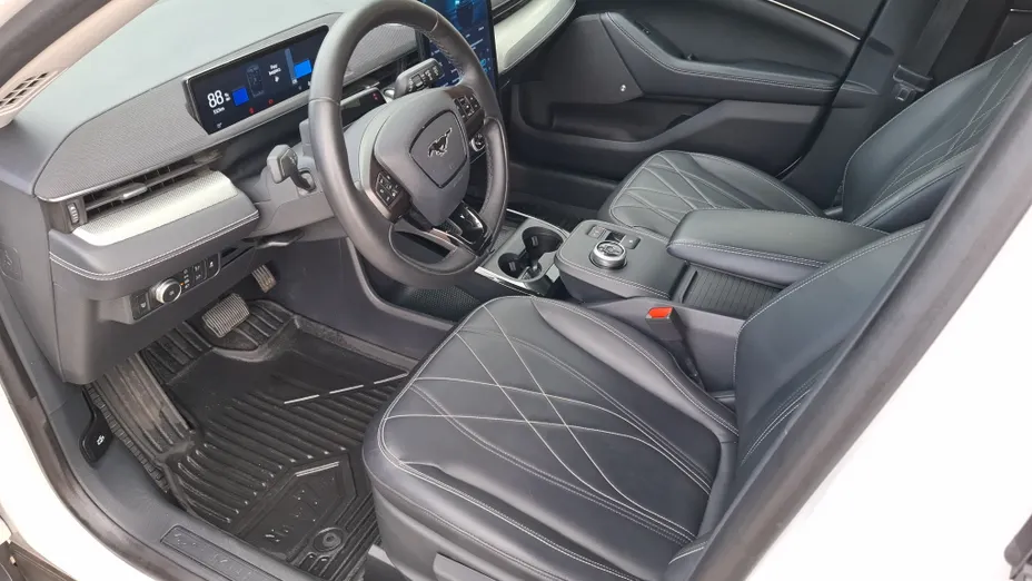 FORD Mustang Mach-E Mustang Mach-E 98kWh RWD