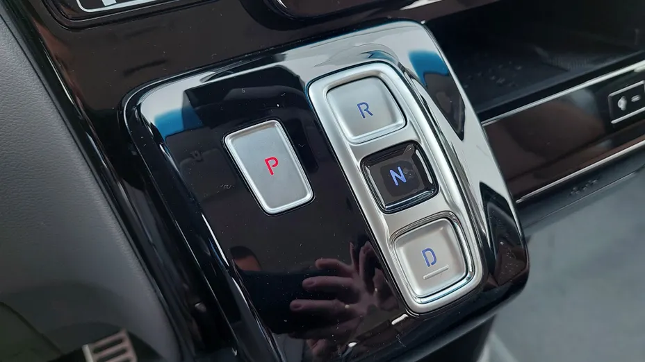 HYUNDAI Staria Staria 1.6 T-GDI HEV Luxury aut Nowy