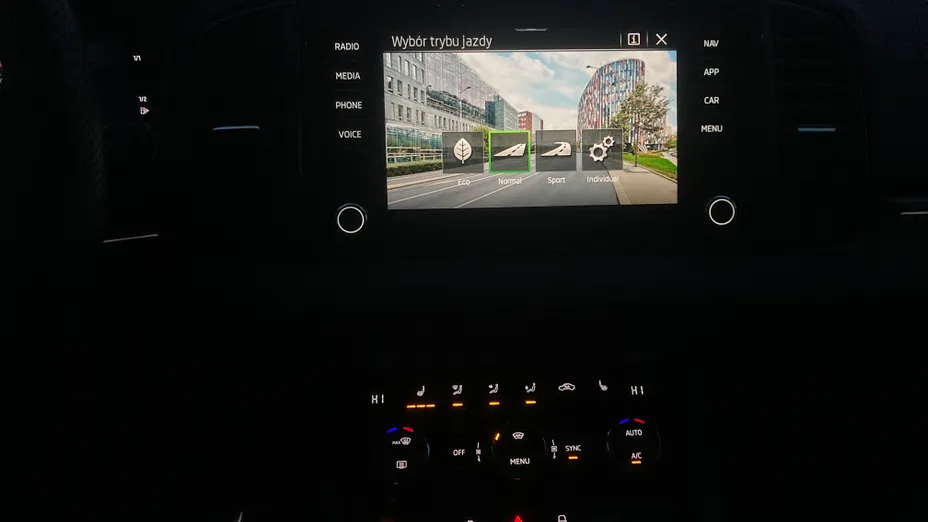 SKODA Karoq Karoq 1.5 TSI ACT Sportline DSG