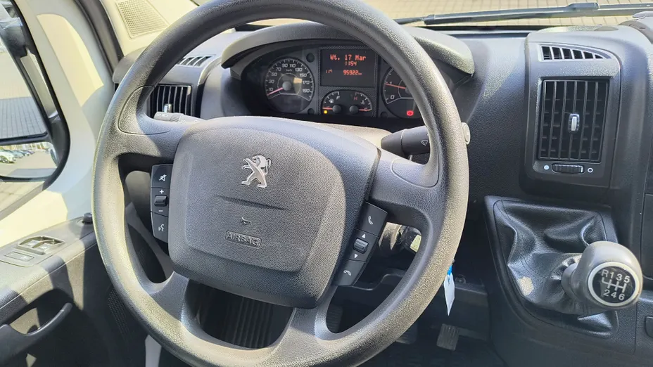 PEUGEOT Boxer Boxer 335 BlueHDi L3 Premium