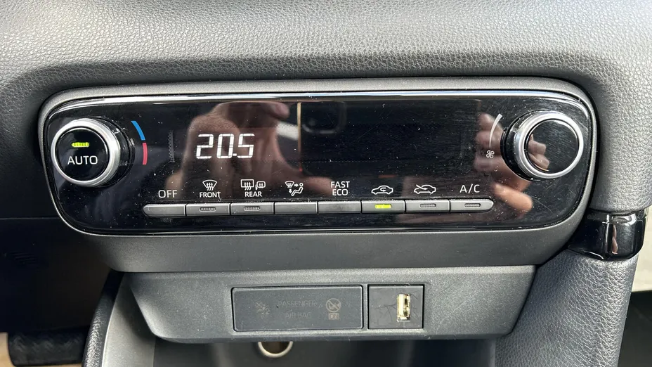 TOYOTA Yaris Yaris Hybrid 1.5 Comfort