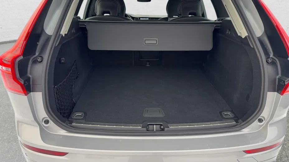 VOLVO XC60 XC60 B5 B AWD Plus Dark aut