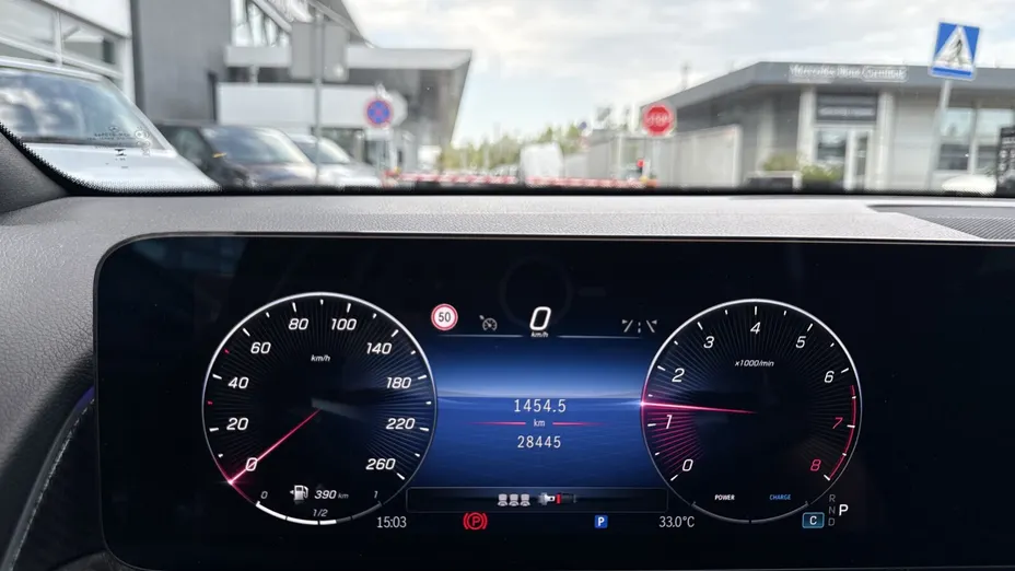 MERCEDES-BENZ GLB GLB 200 mHEV AMG Line 7G-DCT