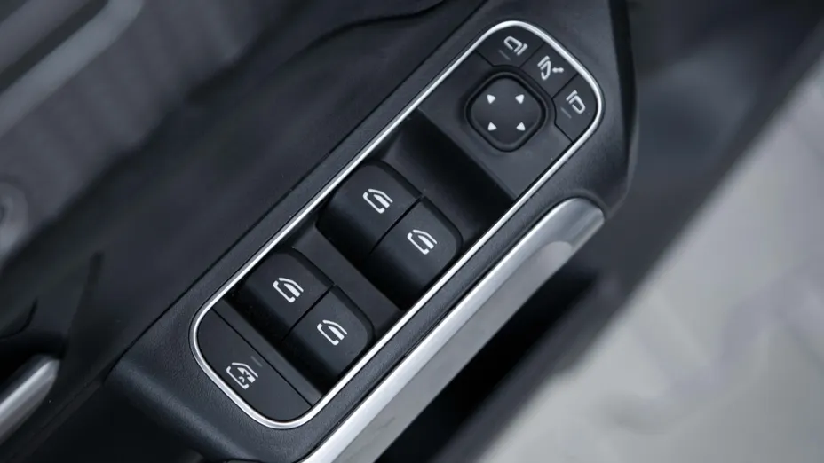 MERCEDES-BENZ GLB GLB 200 d 4-Matic AMG Line 8G-DCT
