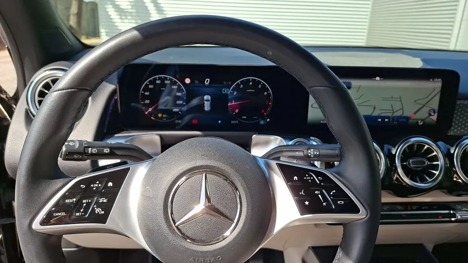 MERCEDES-BENZ GLB GLB 200 mHEV Progressive 7G-DCT
