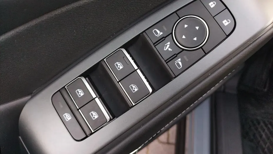 NISSAN Qashqai Qashqai 1.3 DIG-T mHEV N-Connecta Xtronic