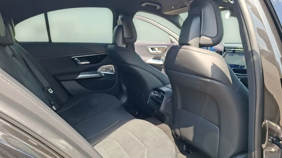 MERCEDES-BENZ E Klasa E 300 de PHEV 4-Matic AMG 9G-Tronic