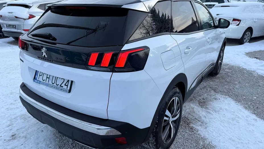PEUGEOT 3008 -