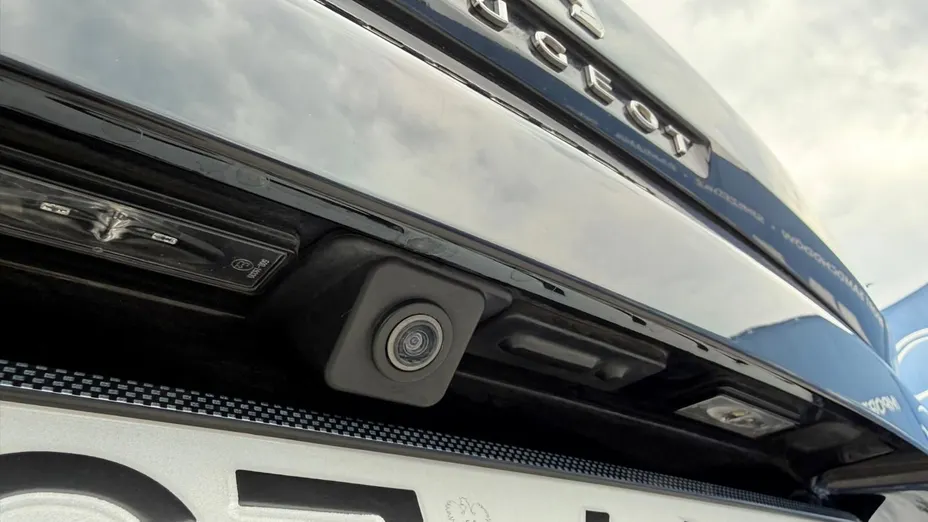 PEUGEOT 3008 -