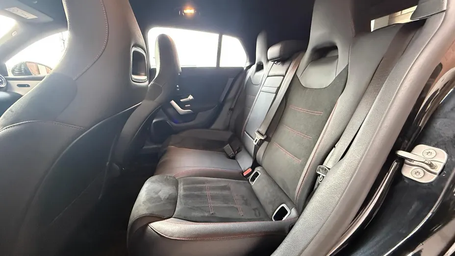 MERCEDES-BENZ CLA CLA 200 d AMG Line 8G-DCT