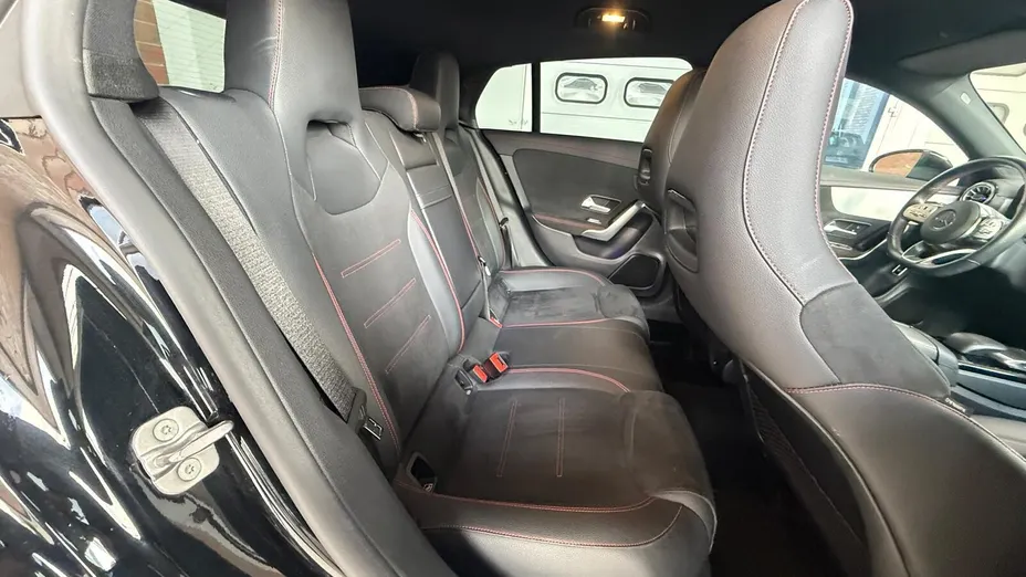 MERCEDES-BENZ CLA CLA 200 d AMG Line 8G-DCT