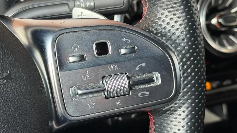 MERCEDES-BENZ CLA CLA 200 d AMG Line 8G-DCT