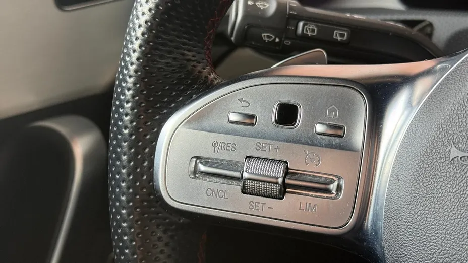 MERCEDES-BENZ CLA CLA 200 d AMG Line 8G-DCT