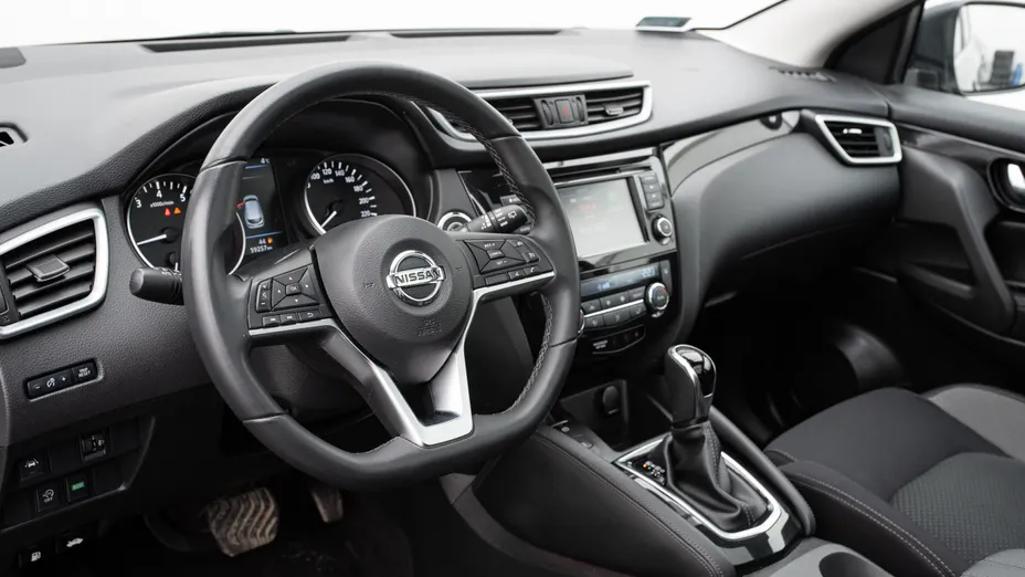 NISSAN Qashqai Qashqai 1.3 DIG-T N-Connecta DCT