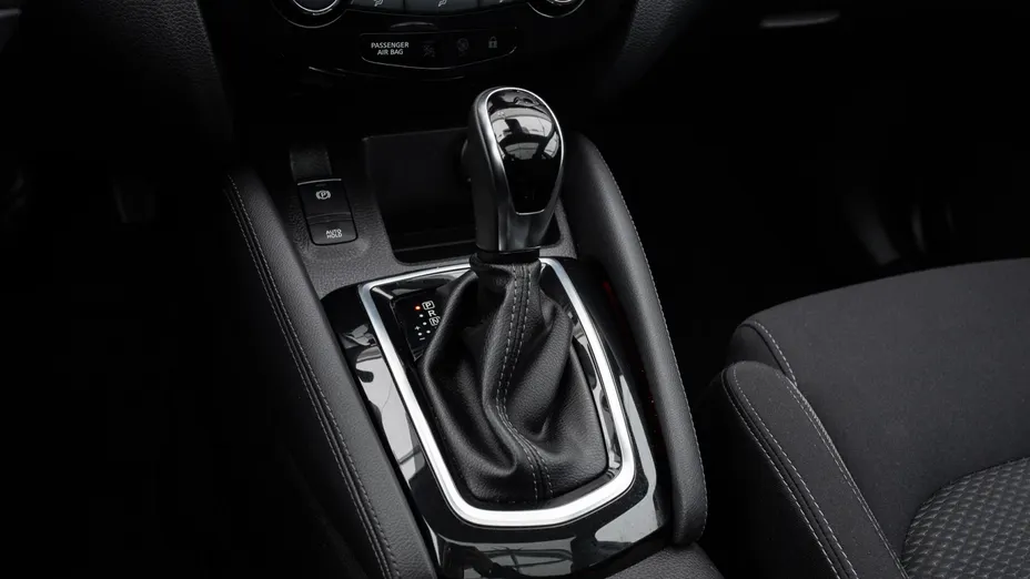 NISSAN Qashqai Qashqai 1.3 DIG-T N-Connecta DCT