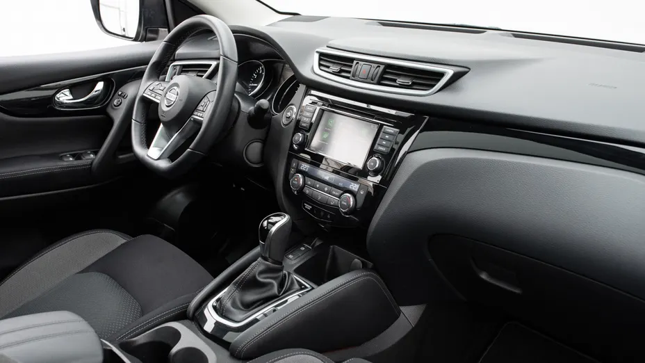 NISSAN Qashqai Qashqai 1.3 DIG-T N-Connecta DCT