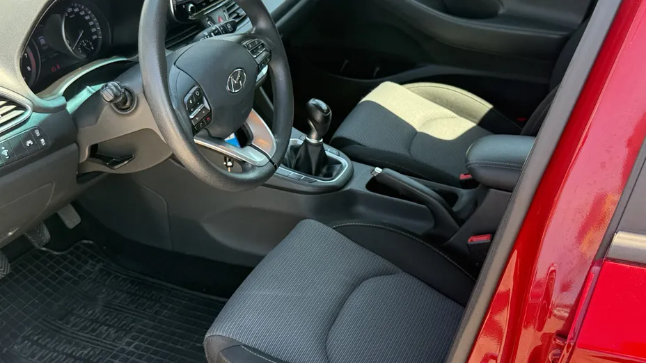 HYUNDAI i30 i30 1.4 Classic +