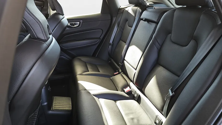 VOLVO XC60 XC60 T6 Plug-In Hybrid AWD Inscription aut