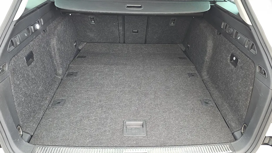 SKODA Superb Superb 2.0 TDI SCR Style DSG