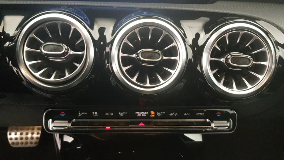 MERCEDES-BENZ A Klasa A 200 AMG Line 7G-DCT