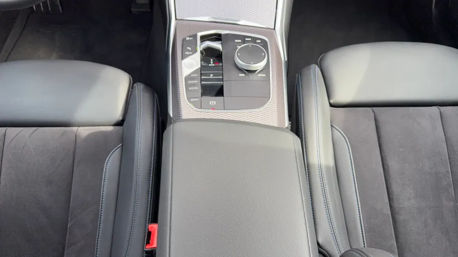 BMW Seria 3 318i M Sport aut