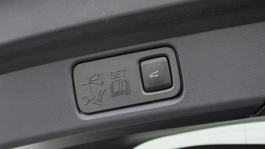 FORD Mustang Mach-E Mustang Mach-E 98kWh RWD