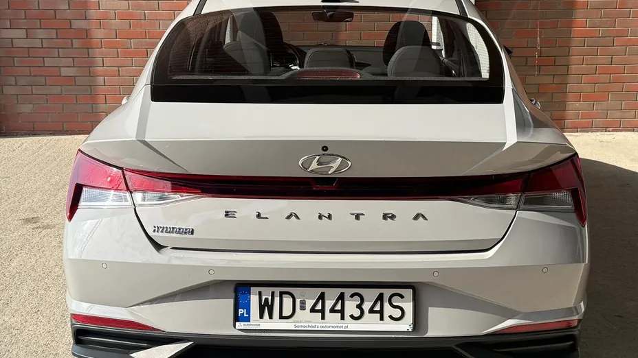 HYUNDAI Elantra Elantra 1.6 Modern