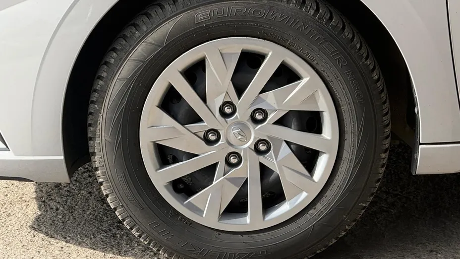 HYUNDAI Elantra Elantra 1.6 Modern