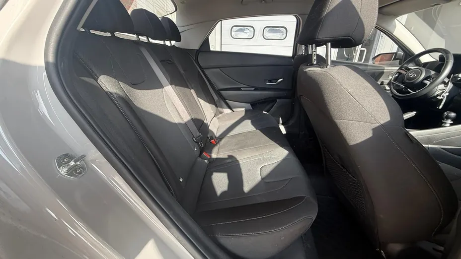 HYUNDAI Elantra Elantra 1.6 Modern