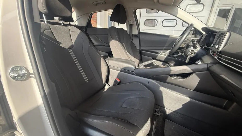 HYUNDAI Elantra Elantra 1.6 Modern