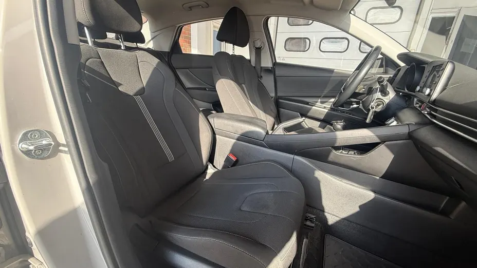 HYUNDAI Elantra Elantra 1.6 Modern