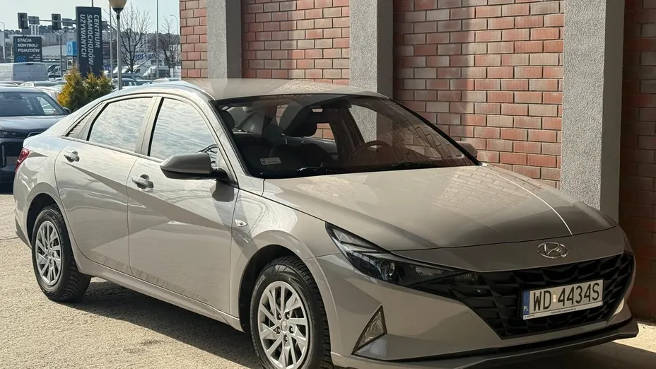 HYUNDAI Elantra Elantra 1.6 Modern