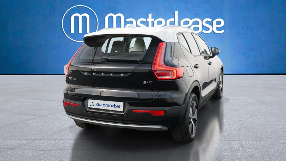 VOLVO XC40 XC40 B4 B AWD Momentum aut