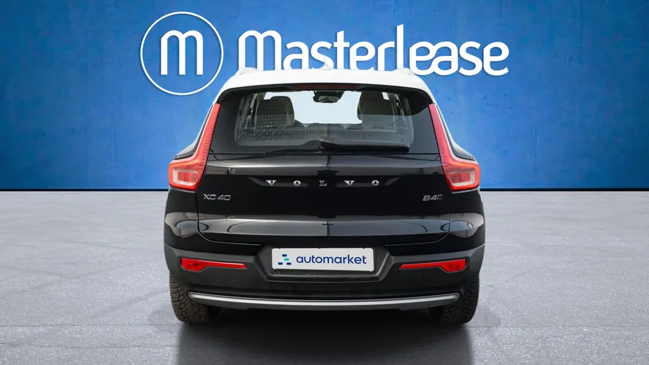 VOLVO XC40 XC40 B4 B AWD Momentum aut