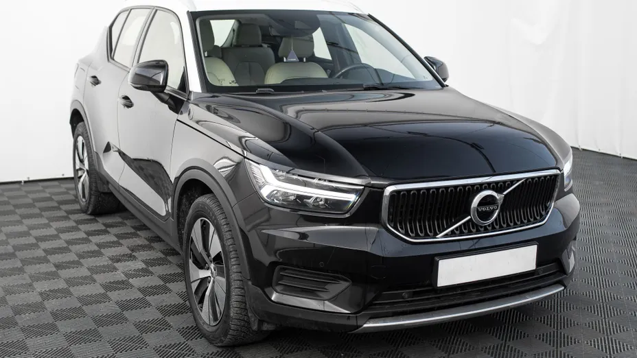 VOLVO XC40 XC40 B4 B AWD Momentum aut