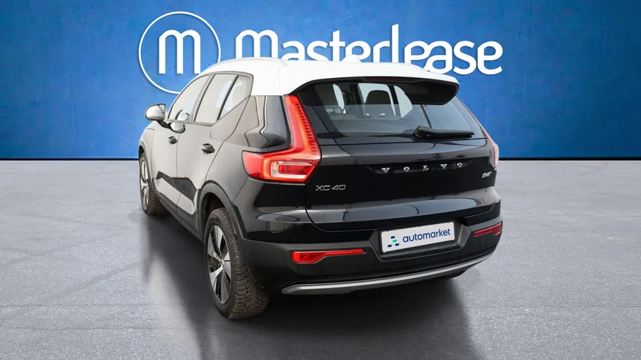 VOLVO XC40 XC40 B4 B AWD Momentum aut
