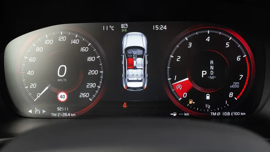 VOLVO XC40 XC40 B4 B AWD Momentum aut