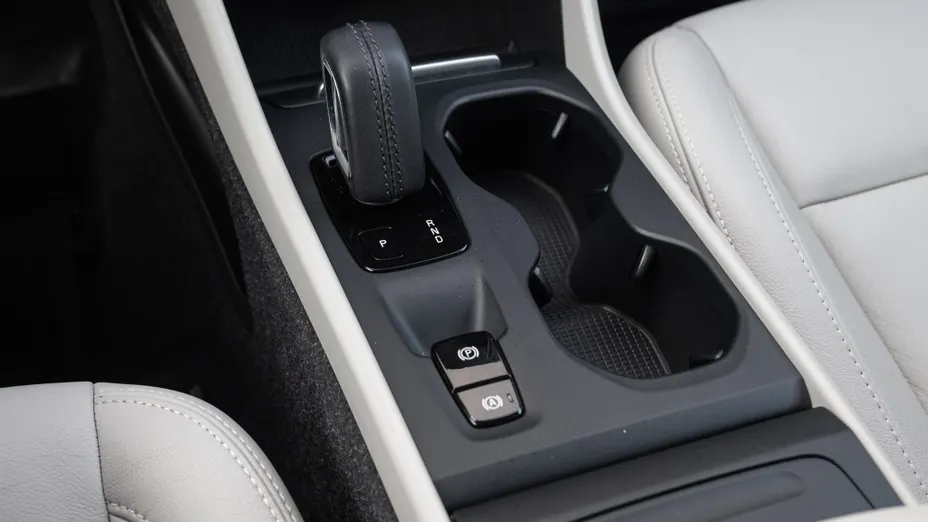 VOLVO XC40 XC40 B4 B AWD Momentum aut