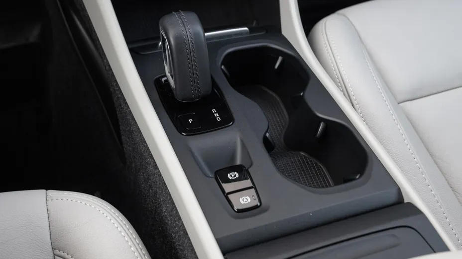 VOLVO XC40 XC40 B4 B AWD Momentum aut