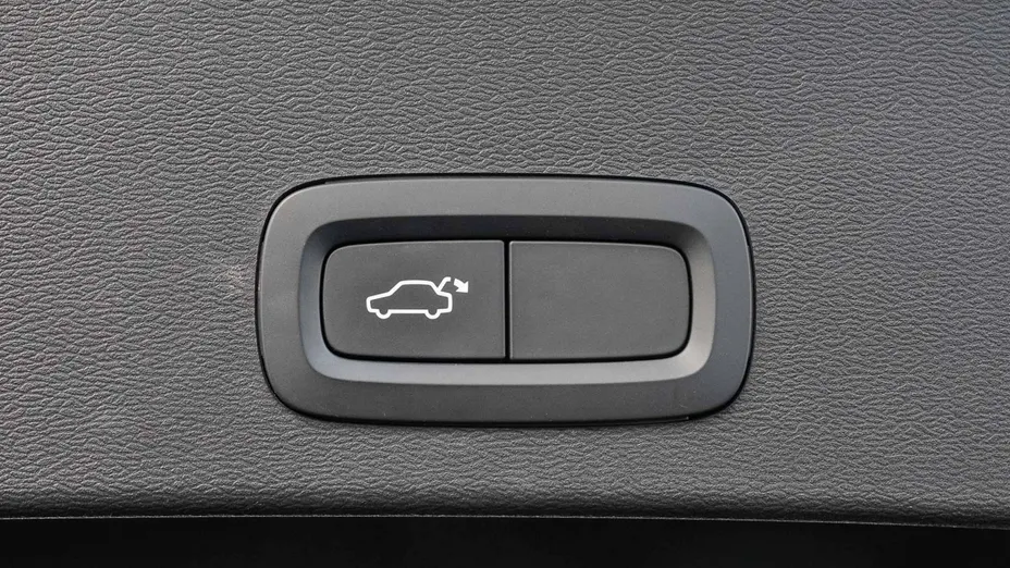 VOLVO XC40 XC40 B4 B AWD Momentum aut