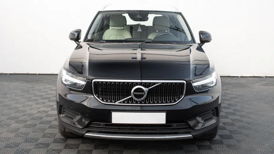 VOLVO XC40 XC40 B4 B AWD Momentum aut