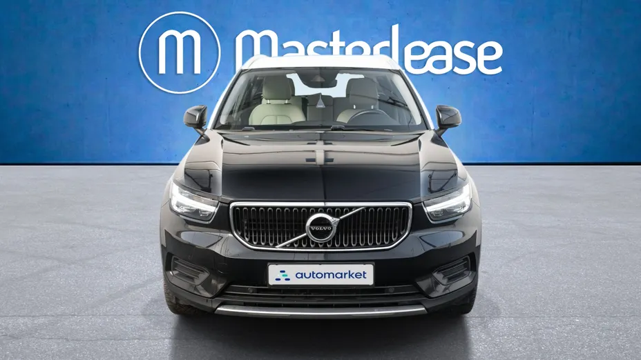 VOLVO XC40 XC40 B4 B AWD Momentum aut